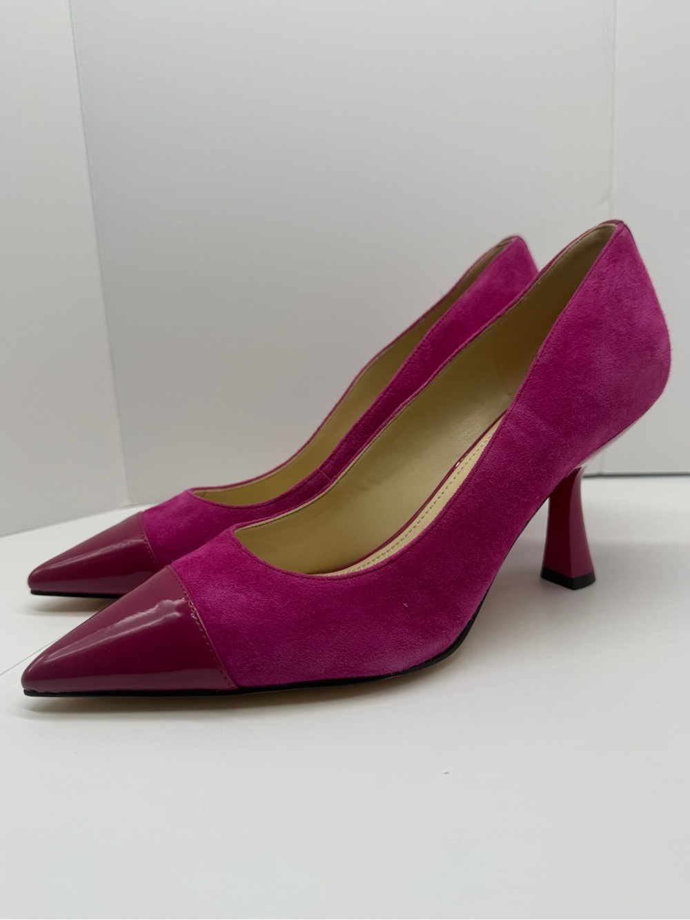 Nine West Hippa Pumps Size 7.5 Fuchsia Pink Leather Suede Point Cap Toe Colorful